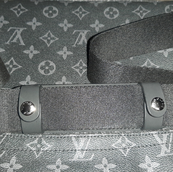 Louis Vuitton Messenger Monogram Eclipse Voyage PM - Picture 16 of 16